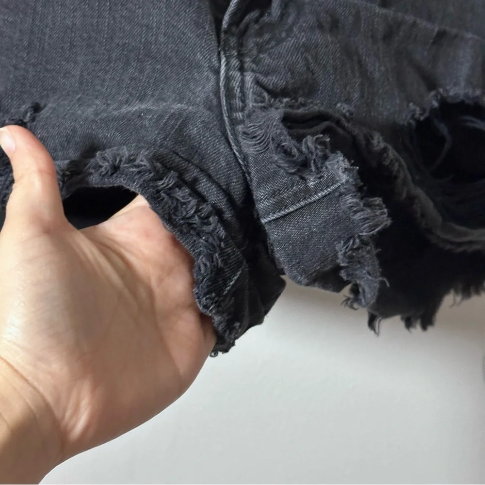 Hollister Women Black Denim Distressed Ultra High rise Vintage Shorts 3’ size‎ 0